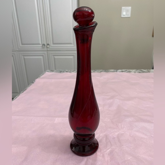 VINTAGE AVON RUBY RED BUD VASE WITH RUBY RED STOPPER - Picture 8 of 10